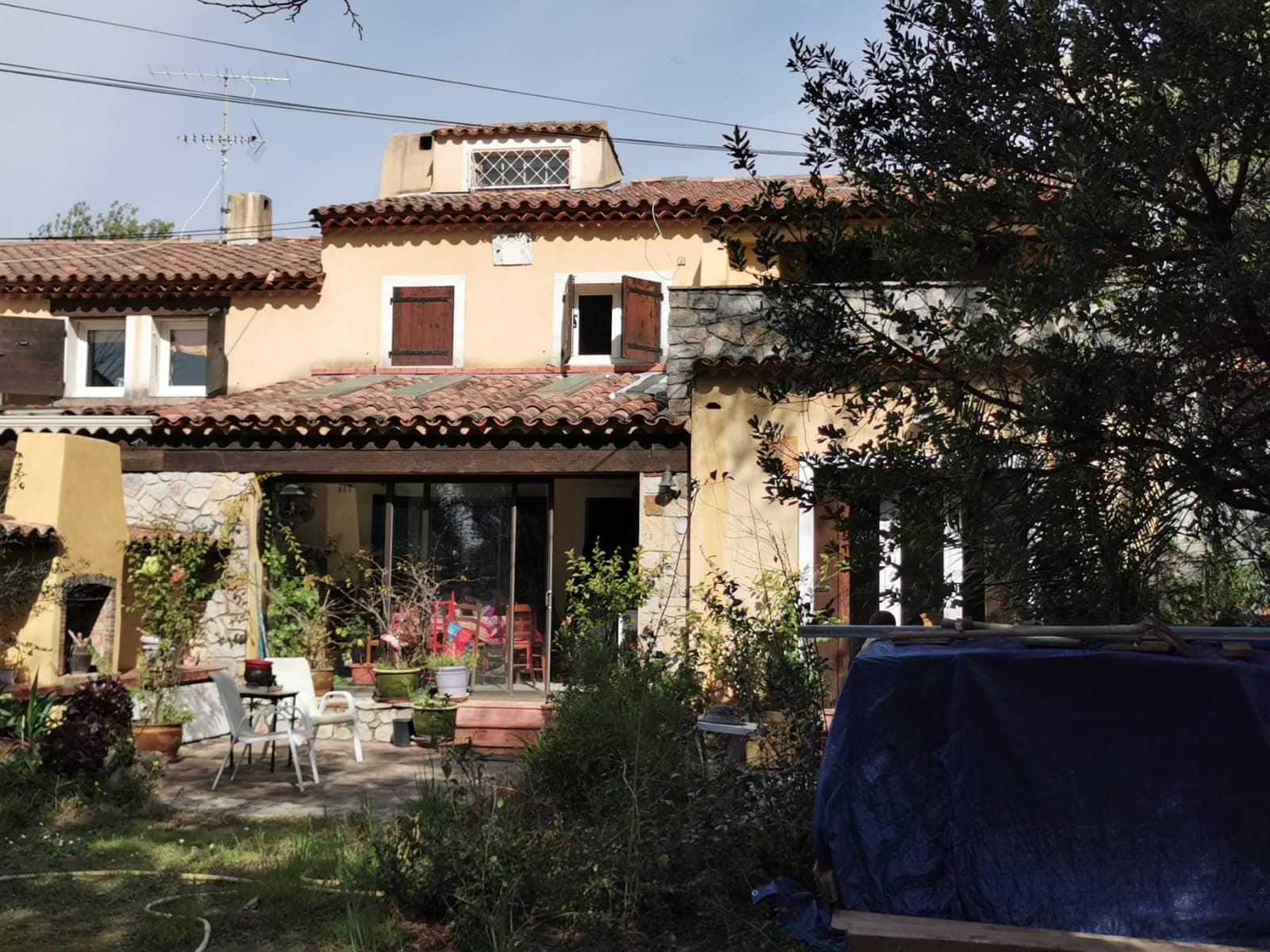 Propriété agricole avec deux villas + entrepôt - 450 - Solliès-Ville